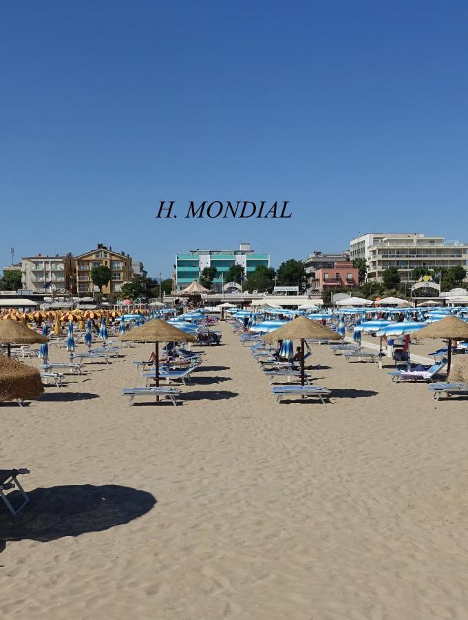 Hotel Mondial Rímini Exterior foto